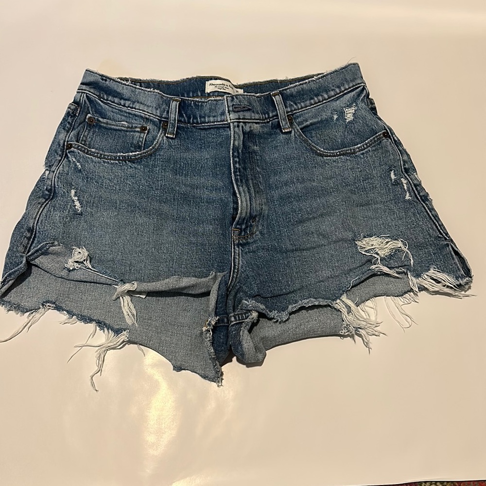 Abercrombie high rise curve love shorts.